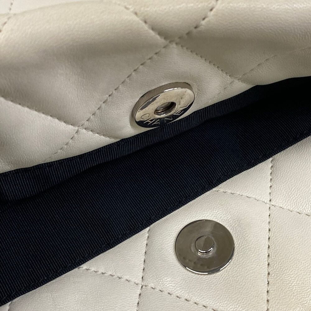 Chanel Matelasse Tote Bag White Black Lambskin Nylon - Picture 12 of 15